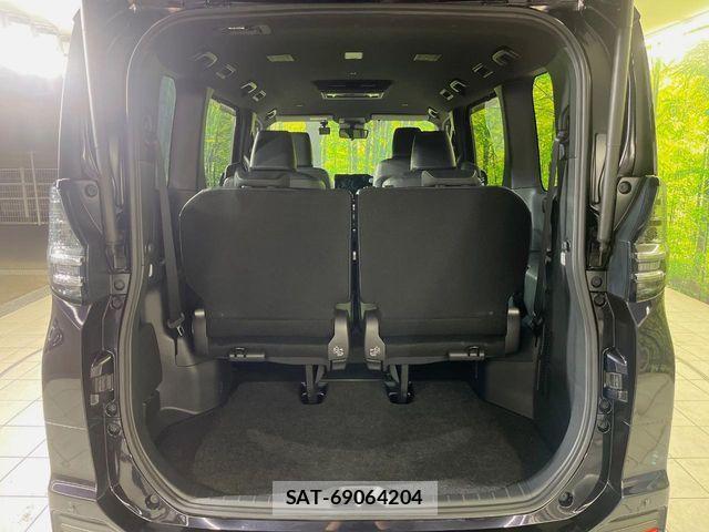 Toyota VOXY HYBRID 2022-03 8369713-10