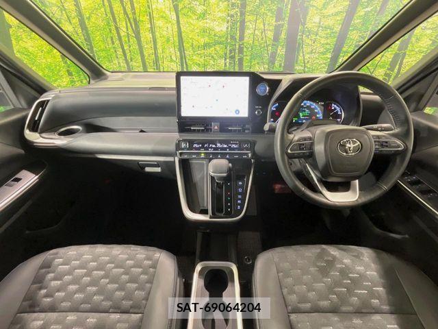 Toyota VOXY HYBRID 2022-03 8369713-1