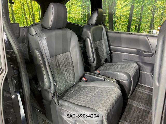 Toyota VOXY HYBRID 2022-03 8369713-8