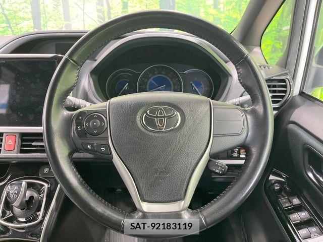 Toyota VOXY HYBRID 2019-08 8369724-10