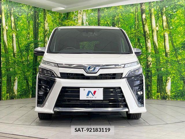 Toyota VOXY HYBRID 2019-08 8369724-13
