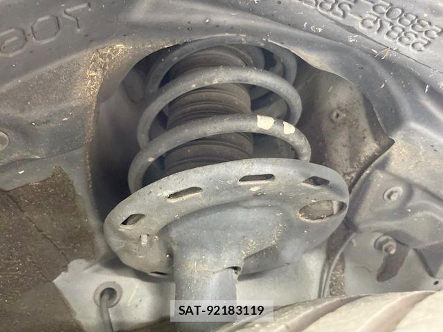 Toyota VOXY HYBRID 2019-08 8369724-19