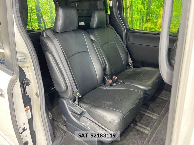 Toyota VOXY HYBRID 2019-08 8369724-8