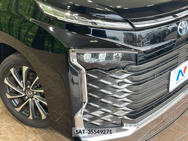 Toyota VOXY HYBRID 2023-04 8369707-12