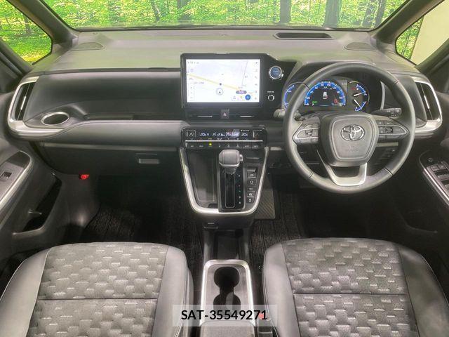 Toyota VOXY HYBRID 2023-04 8369707-1