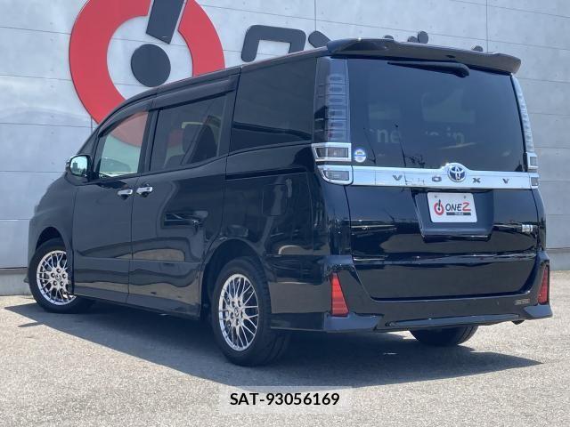 Toyota VOXY HYBRID 2021-12 8369719-15