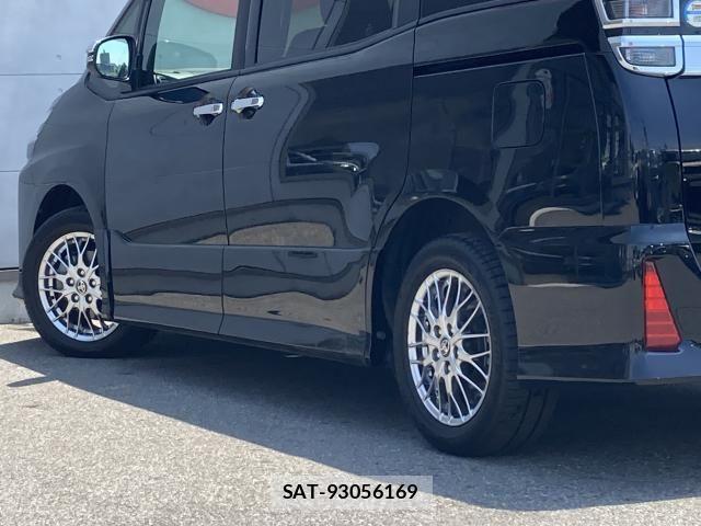 Toyota VOXY HYBRID 2021-12 8369719-16