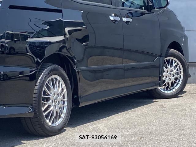 Toyota VOXY HYBRID 2021-12 8369719-17