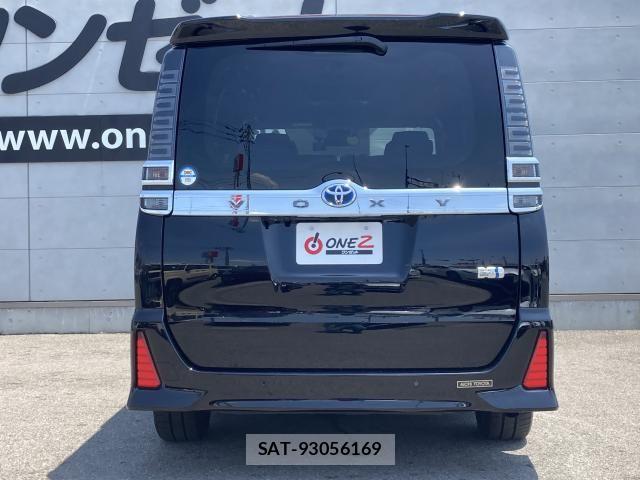 Toyota VOXY HYBRID 2021-12 8369719-18