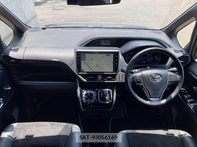 Toyota VOXY HYBRID 2021-12 8369719-1