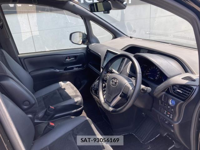 Toyota VOXY HYBRID 2021-12 8369719-21