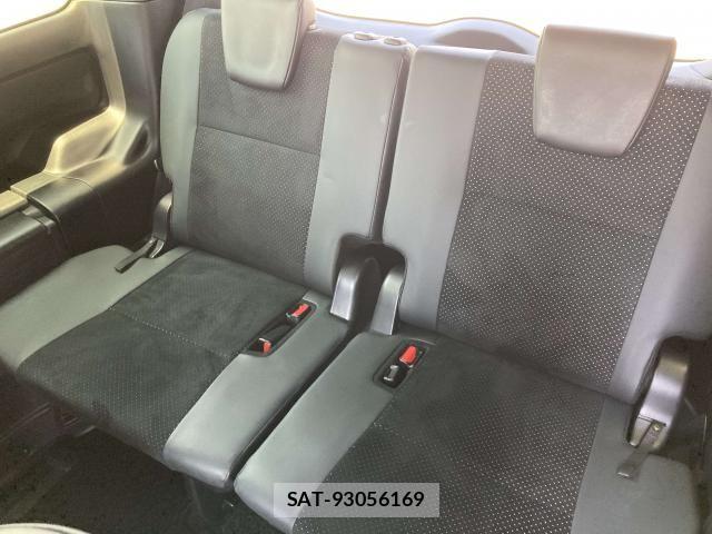 Toyota VOXY HYBRID 2021-12 8369719-28