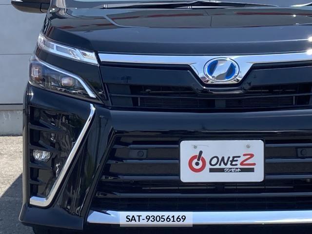 Toyota VOXY HYBRID 2021-12 8369719-6