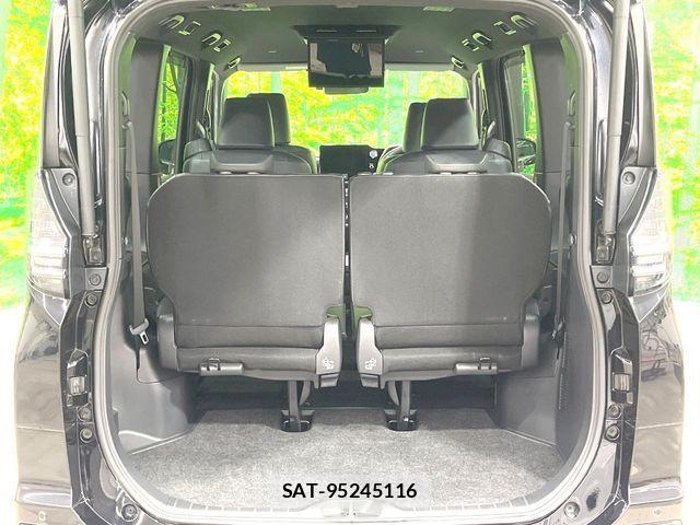 Toyota VOXY HYBRID 2023-02 8369712-12