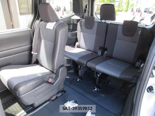 Toyota VOXY HYBRID 2026-01 8369702-16