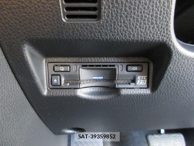 Toyota VOXY HYBRID 2026-01 8369702-21