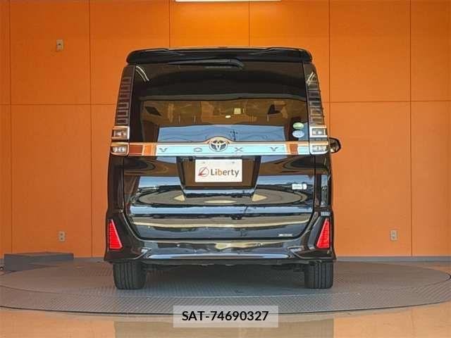 Toyota VOXY HYBRID 2019-09 8369723-12