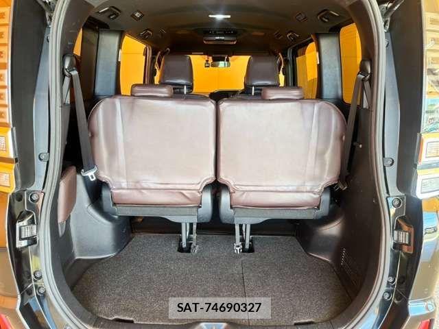 Toyota VOXY HYBRID 2019-09 8369723-16