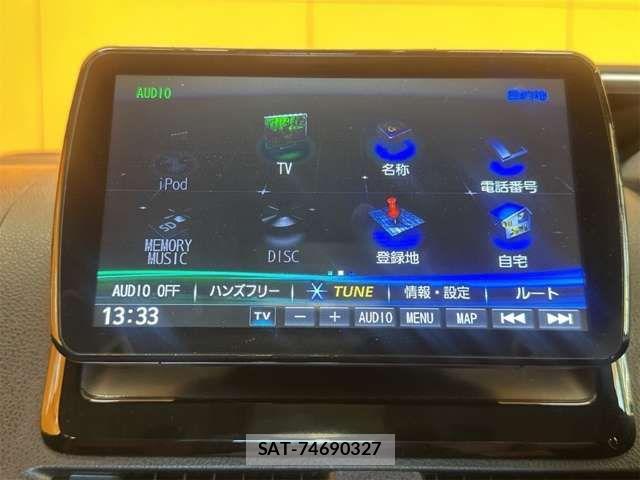 Toyota VOXY HYBRID 2019-09 8369723-4
