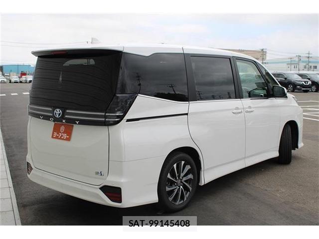 Toyota VOXY HYBRID 2025-10 8369710-10