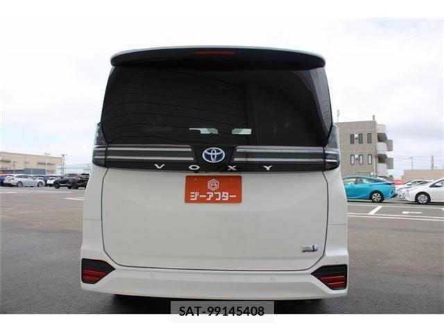 Toyota VOXY HYBRID 2025-10 8369710-11