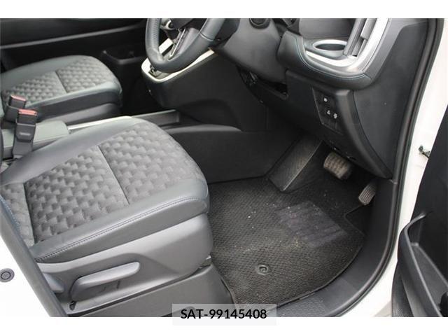 Toyota VOXY HYBRID 2025-10 8369710-25