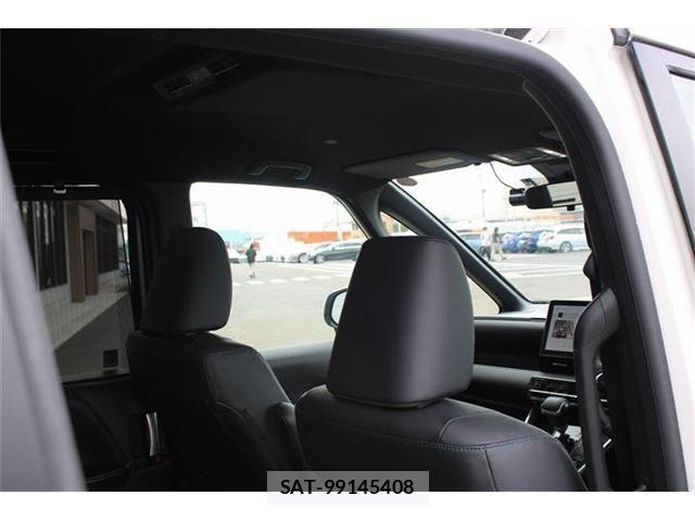 Toyota VOXY HYBRID 2025-10 8369710-28