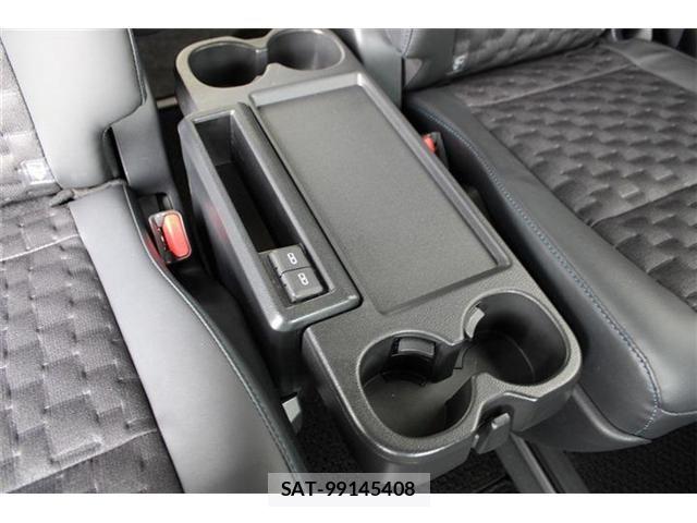 Toyota VOXY HYBRID 2025-10 8369710-6