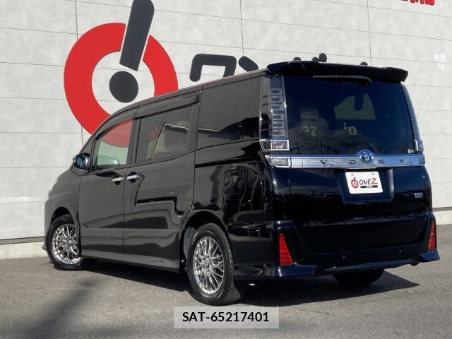 Toyota VOXY HYBRID 2021-07 8369720-14