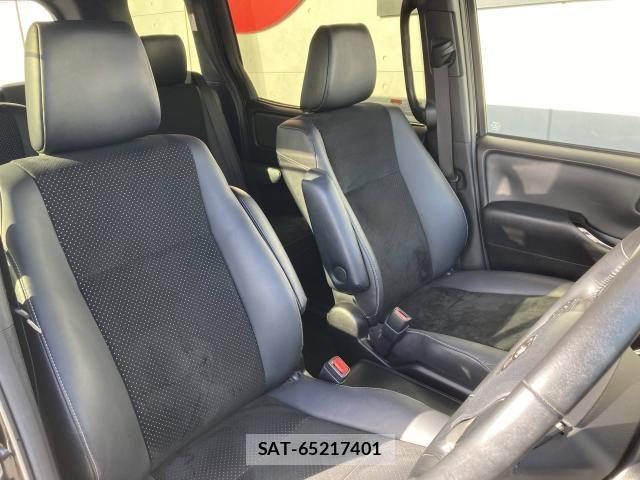 Toyota VOXY HYBRID 2021-07 8369720-21
