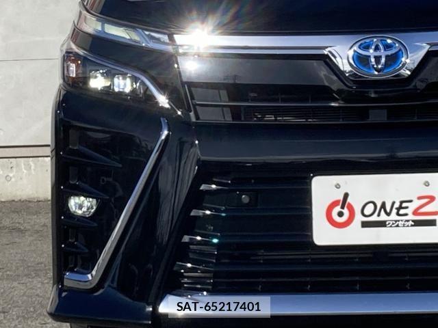 Toyota VOXY HYBRID 2021-07 8369720-5