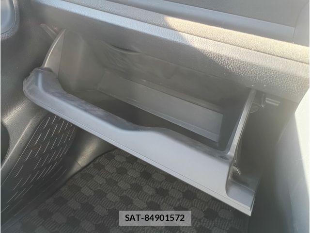 Toyota VOXY HYBRID 2014-06 8372373-10