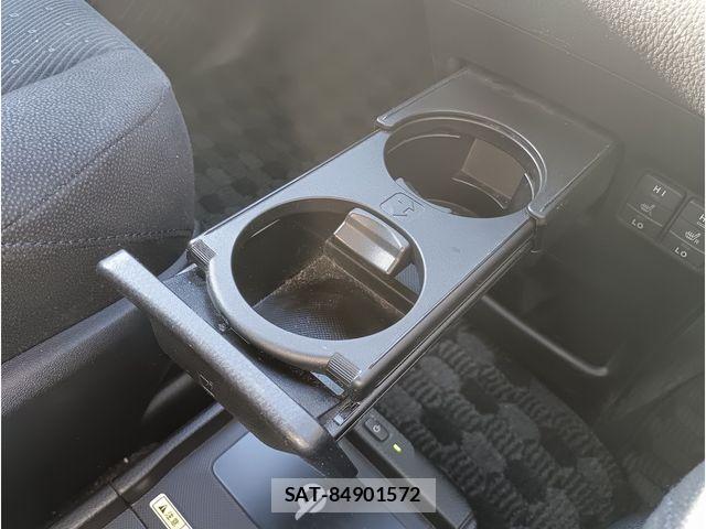 Toyota VOXY HYBRID 2014-06 8372373-12