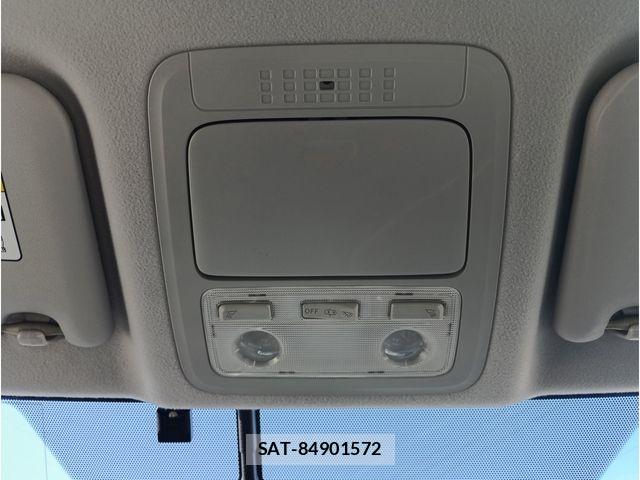 Toyota VOXY HYBRID 2014-06 8372373-13