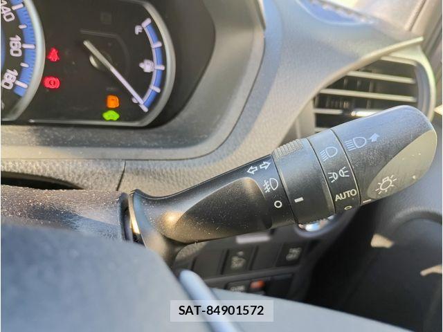 Toyota VOXY HYBRID 2014-06 8372373-21