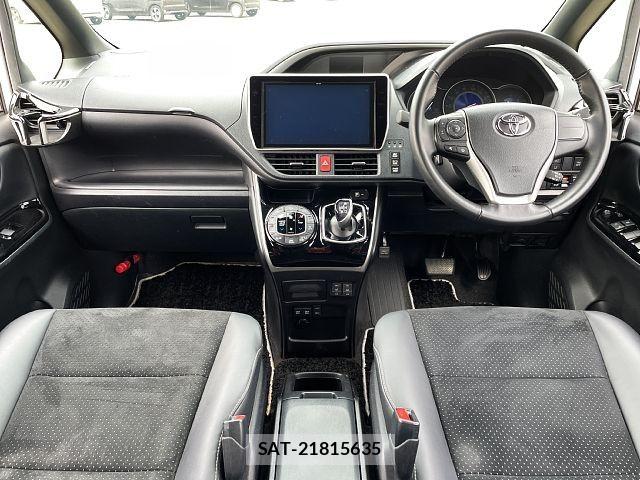 Toyota VOXY HYBRID 2021-02 8372368-1