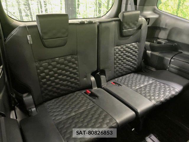 Toyota VOXY HYBRID 2023-02 8372367-9