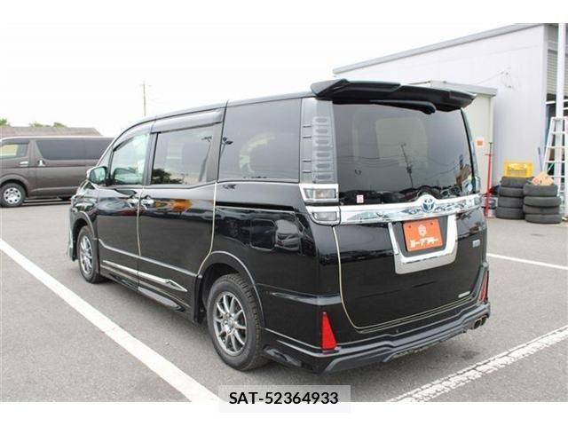 Toyota VOXY HYBRID 2019-06 8372370-13