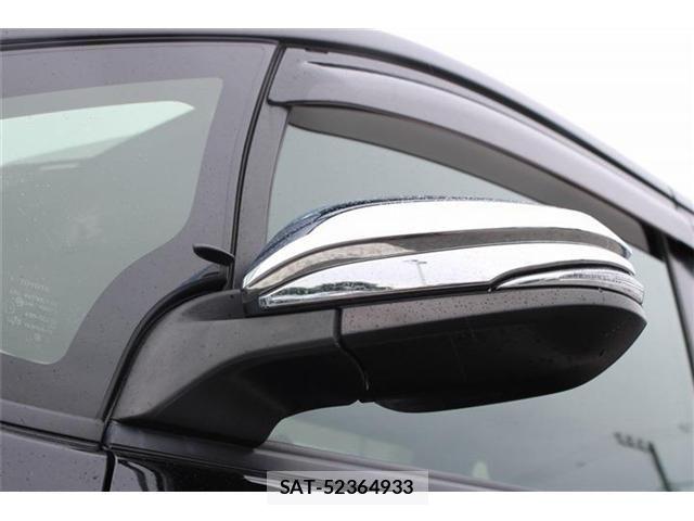 Toyota VOXY HYBRID 2019-06 8372370-22