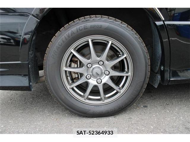 Toyota VOXY HYBRID 2019-06 8372370-24