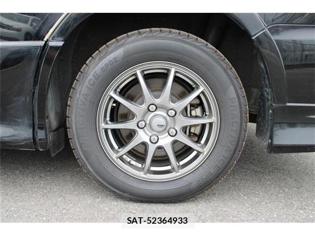 Toyota VOXY HYBRID 2019-06 8372370-25