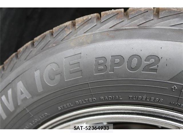 Toyota VOXY HYBRID 2019-06 8372370-28