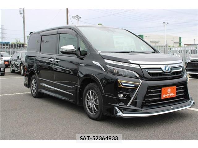 Toyota VOXY HYBRID 2019-06 8372370-5