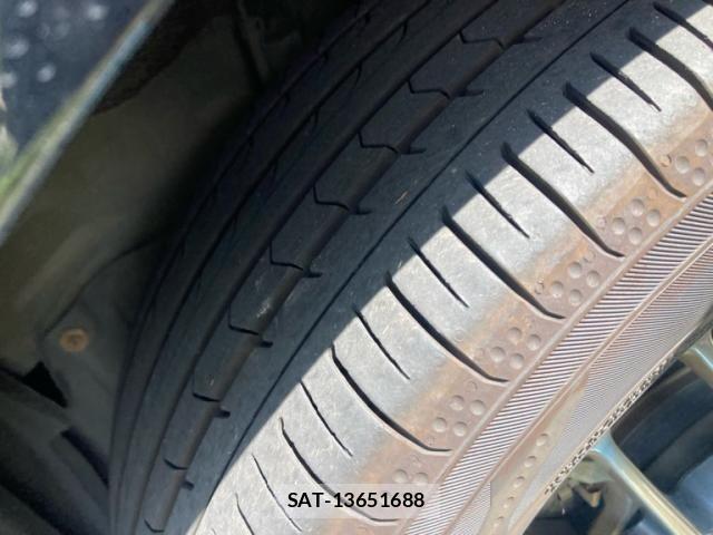 Toyota VOXY HYBRID 2017-09 8372371-11
