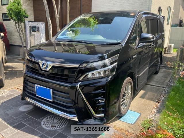Toyota VOXY HYBRID 2017-09 8372371-1