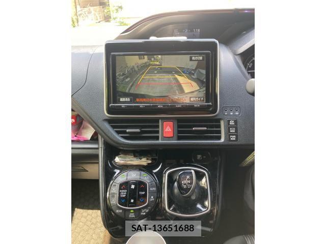 Toyota VOXY HYBRID 2017-09 8372371-19