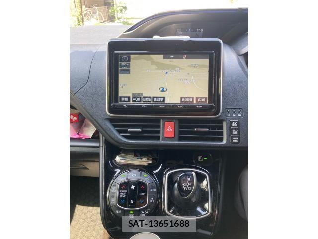 Toyota VOXY HYBRID 2017-09 8372371-20