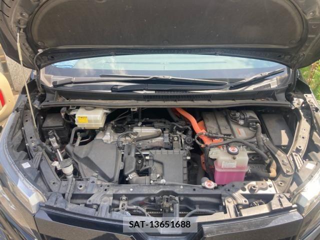 Toyota VOXY HYBRID 2017-09 8372371-22
