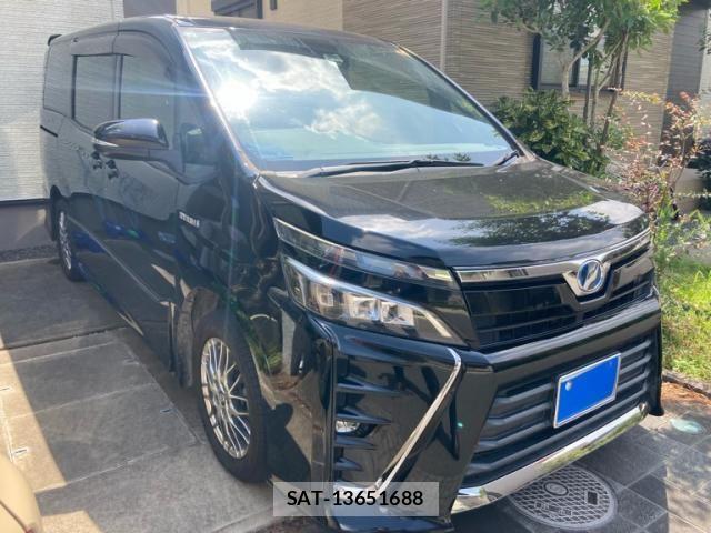 Toyota VOXY HYBRID 2017-09 8372371-2