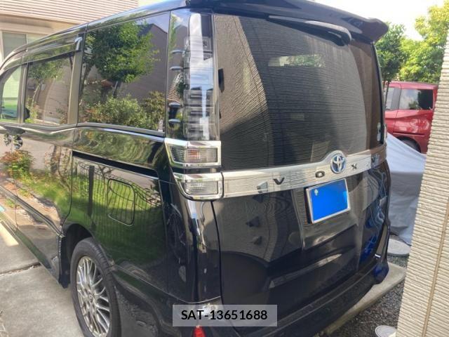 Toyota VOXY HYBRID 2017-09 8372371-4